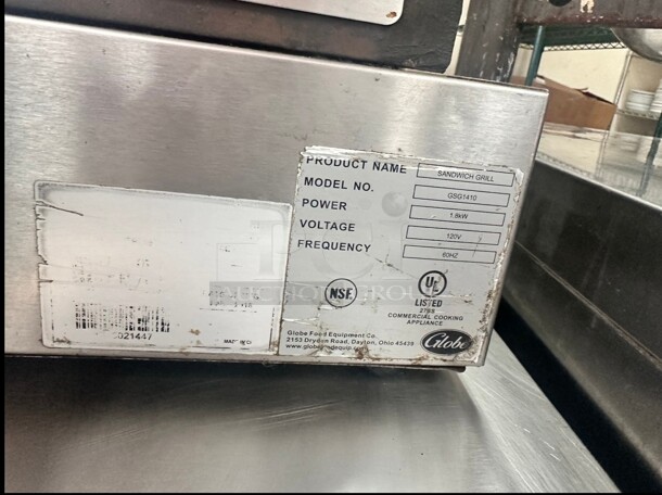 Used Globe GSG1410 Single Commercial Panini Press w/ Cast Iron Smooth Plates, 120v Working - Image 6 of 10