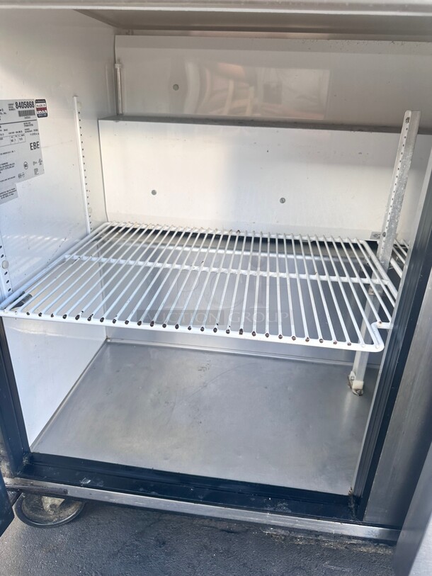 Used True TWT-48 48 inch Worktop Refrigerator w/ (2) Sections, 115v working - Image 7 of 7