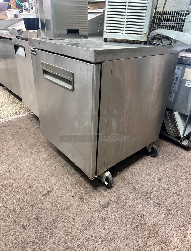 Commercial 27 inch Under Counter Refrigerator 115 Volt Working  - Image 3 of 3