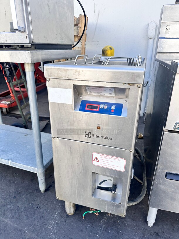 Electrolux 371174 Automatic Pasta Cooker, electric, 5.3 gallon single tank 220 Volt 3 Phase Working - Image 3 of 9