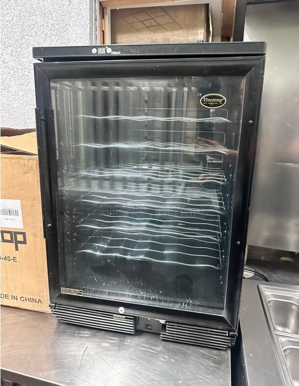 VINOTEMP 60 BOTTLE BUILT-IN OR FREESTANDING CELLAR 115 Volt Working - Image 1 of 8