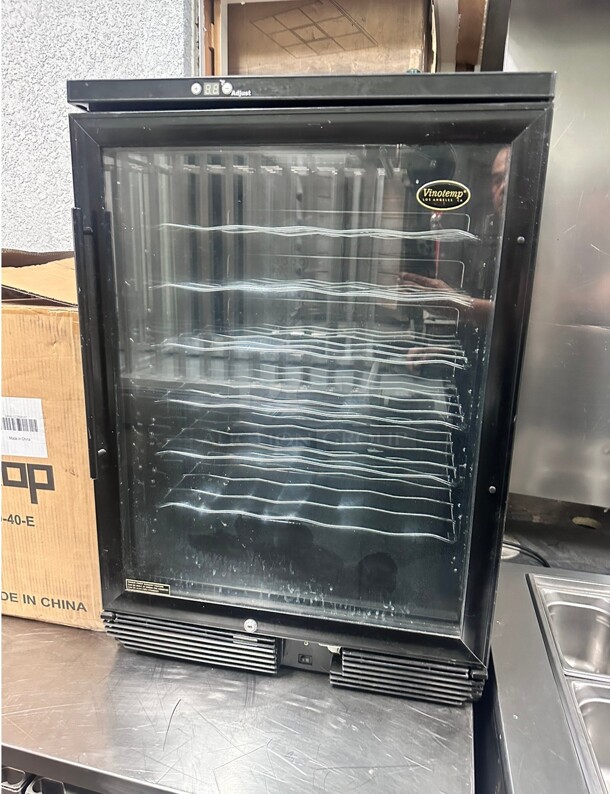 VINOTEMP 60 BOTTLE BUILT-IN OR FREESTANDING CELLAR 115 Volt Working - Image 2 of 8