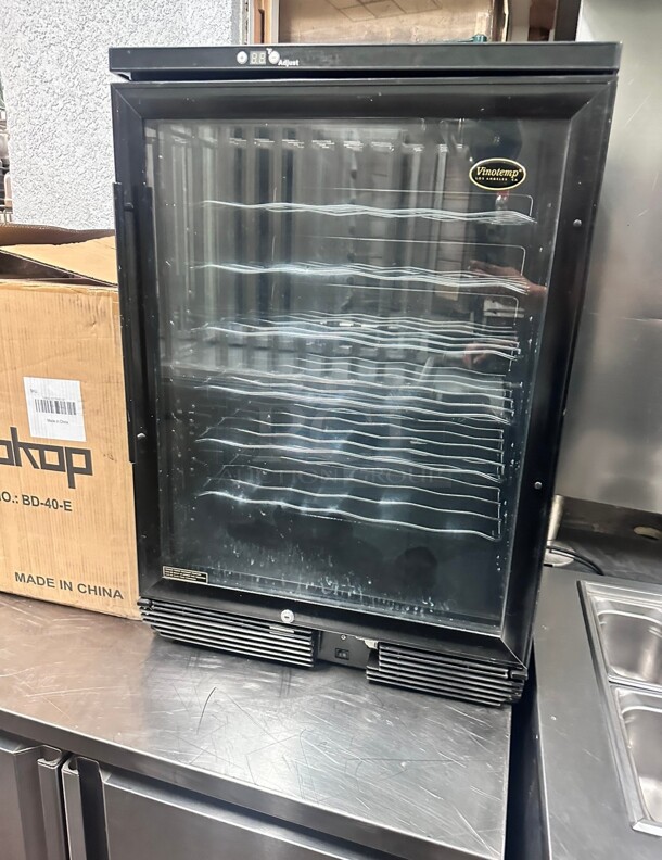 VINOTEMP 60 BOTTLE BUILT-IN OR FREESTANDING CELLAR 115 Volt Working - Image 3 of 8
