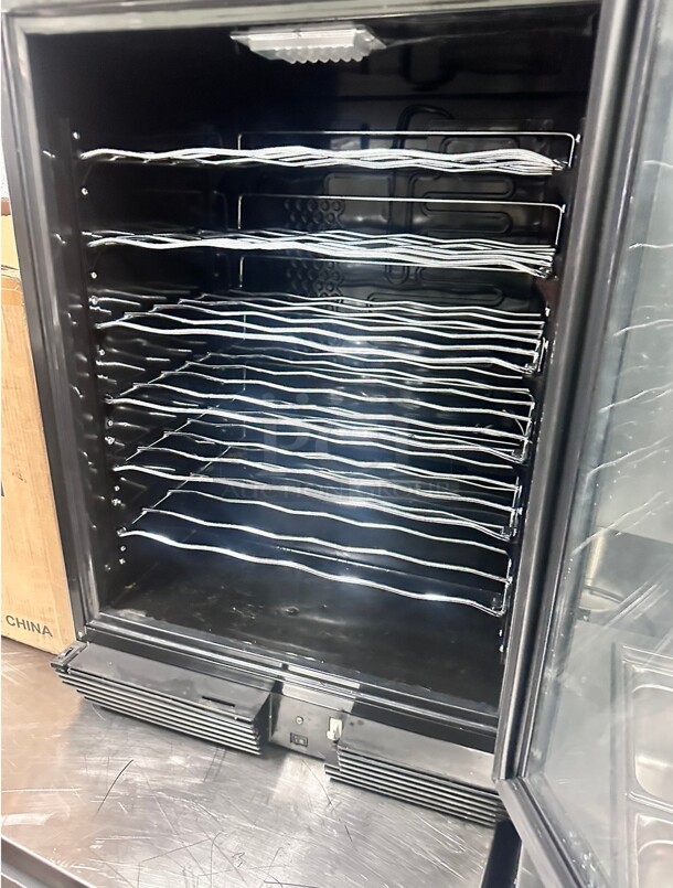 VINOTEMP 60 BOTTLE BUILT-IN OR FREESTANDING CELLAR 115 Volt Working - Image 4 of 8