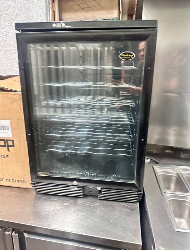 VINOTEMP 60 BOTTLE BUILT-IN OR FREESTANDING CELLAR 115 Volt Working - Image 5 of 8