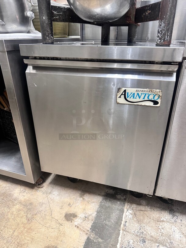 Avantco AU-27F-HC 27 inch Undercounter Freezer 115 Volt Working - Image 3 of 5