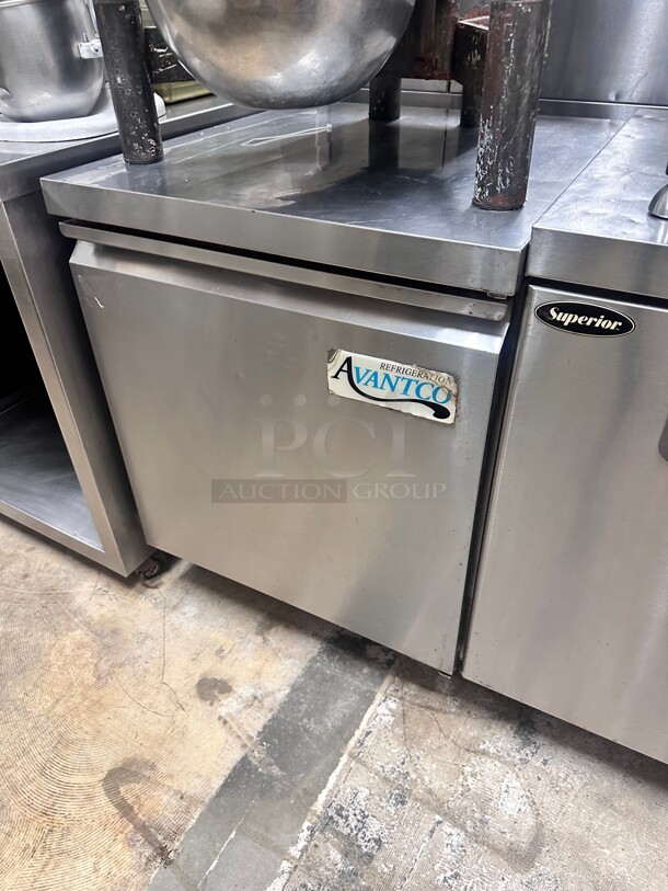 Avantco AU-27F-HC 27 inch Undercounter Freezer 115 Volt Working - Image 4 of 5