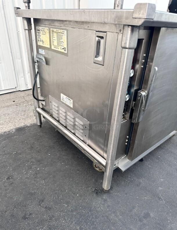 Late Model FWE ETC-UA-4PH Undercounter Non-Insulated Mobile Heated Cabinet w/ (4) Pan Capacity, 120v Working - Image 9 of 9