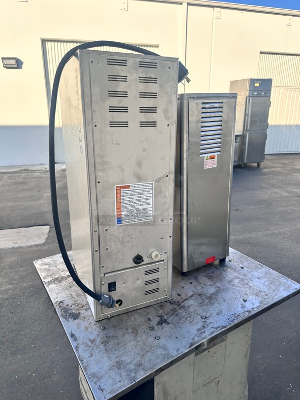 Late Model Used Fetco HWB-2110 B211051 10 Gallon Hot Water Dispenser with Touchscreen Controls - 208-240V, 6.1 kW Working - Image 10 of 11