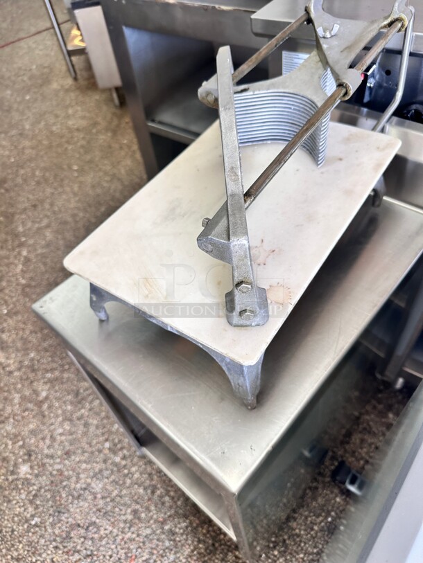 Vollrath 0643N Redco Tomato Pro 3/16 inch Tomato Slicer with Straight Blades

 - Image 6 of 9