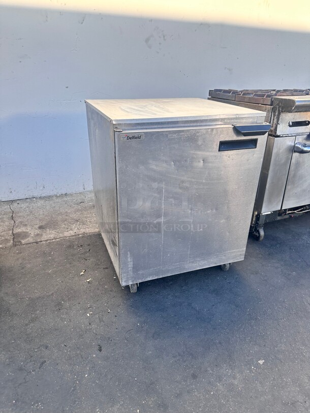 Delfield 406PCA-DHL 27 inch Single-Section Underounter Refrigerator 115 Volt Working - Image 2 of 6