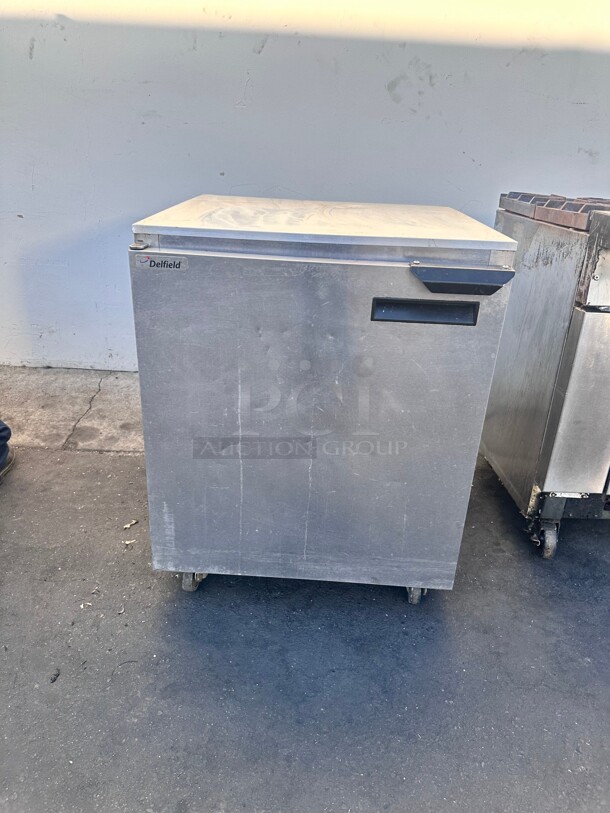 Delfield 406PCA-DHL 27 inch Single-Section Underounter Refrigerator 115 Volt Working - Image 4 of 6