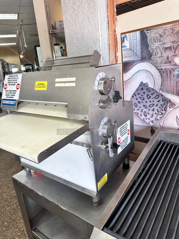 Used Somerset CDR-1550 15" Countertop Two Stage Front-Operated Dough Sheeter - 120V, 1/2 hp Working - Image 4 of 10