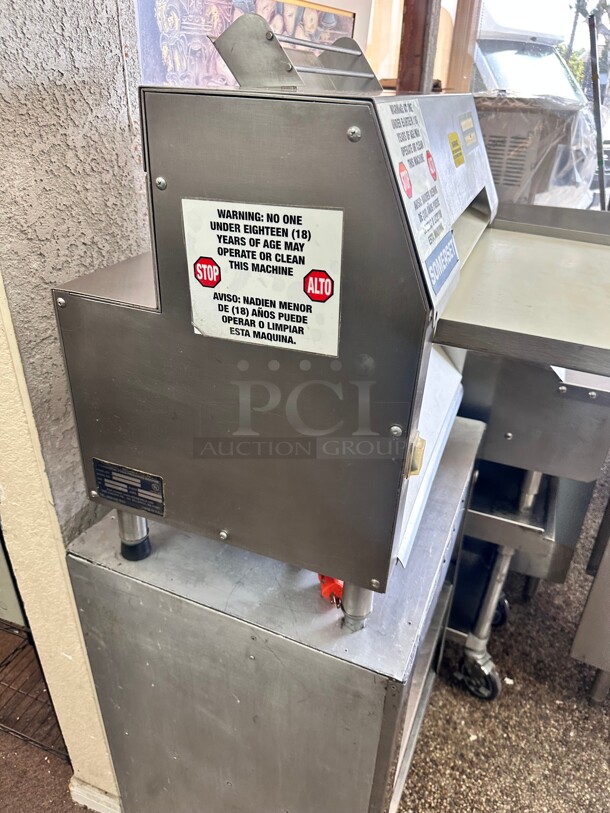 Used Somerset CDR-1550 15" Countertop Two Stage Front-Operated Dough Sheeter - 120V, 1/2 hp Working - Image 6 of 10