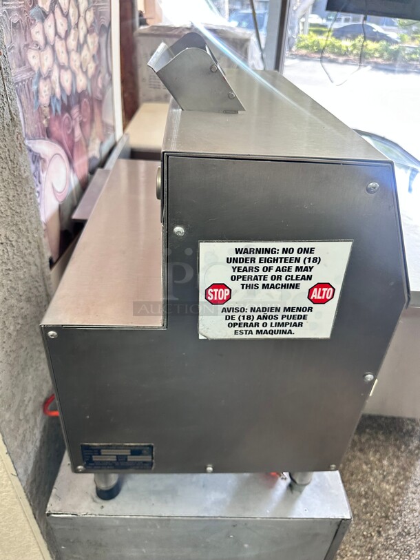 Used Somerset CDR-1550 15" Countertop Two Stage Front-Operated Dough Sheeter - 120V, 1/2 hp Working - Image 9 of 10