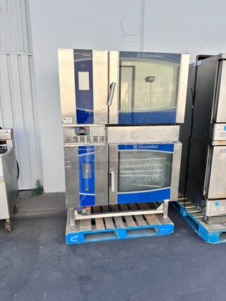 Nice Electrolux - 267283 - Air-O-Steam Touchline 102 Electric Combi Oven 220 Volt 3 Phase