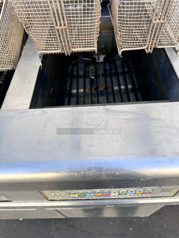 Late Model Used FRYMASTER 2FQE30U 220V, 3PH ELECTRIC 2 30 LB. FLOOR FRYERS WITH Digital CONTROLLER AND FILTRATION SYSTEM - Image 6 of 8