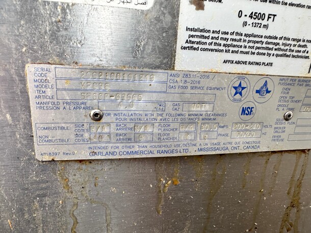 Late Model Used Garland Xpress XPG36 NAT 36 inch Natural Gas Clamshell Griddle with 3 Platens and EasyTouch Controls - 60,000 BTU - Image 3 of 9