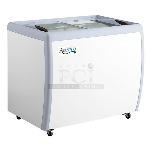 BRAND NEW SCRATCH AND DENT! Avantco 360DFF9HCL Metal Commercial Chest Freezer Merchandiser. 115 Volts, 1 Phase. Tested and Working! - Image 1 of 5