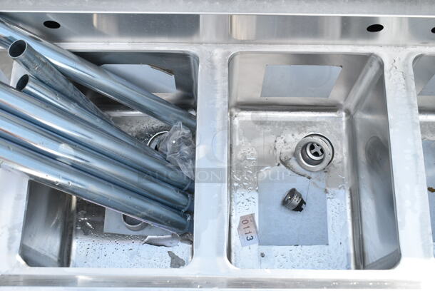BRAND NEW SCRATCH AND DENT! Regency 600B41014213 4 Bowl Underbar Sink with Two Drainboards - Image 4 of 7