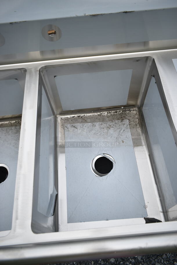 BRAND NEW SCRATCH AND DENT! Regency 600S2182424R Stainless Steel Commercial 2 Bay Sink w/ Right Side Drain Board. No Legs. Bays 18x24x15. Drain Board 22x25 - Image 4 of 6