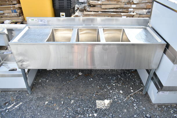 BRAND NEW SCRATCH AND DENT! Regency 600B32160213 Stainless Steel  3 Bowl Underbar Sink with Two Drainboards. Bays 10x13x10. Drain Boards 11x14.5 - Image 2 of 6