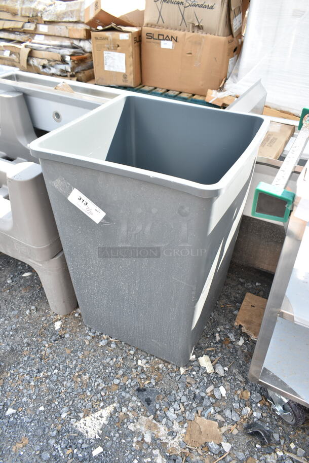 BRAND NEW SCRATCH AND DENT! Lavex 475SQ35GY 35 Gallon Gray Square Trash Can - Image 3 of 5
