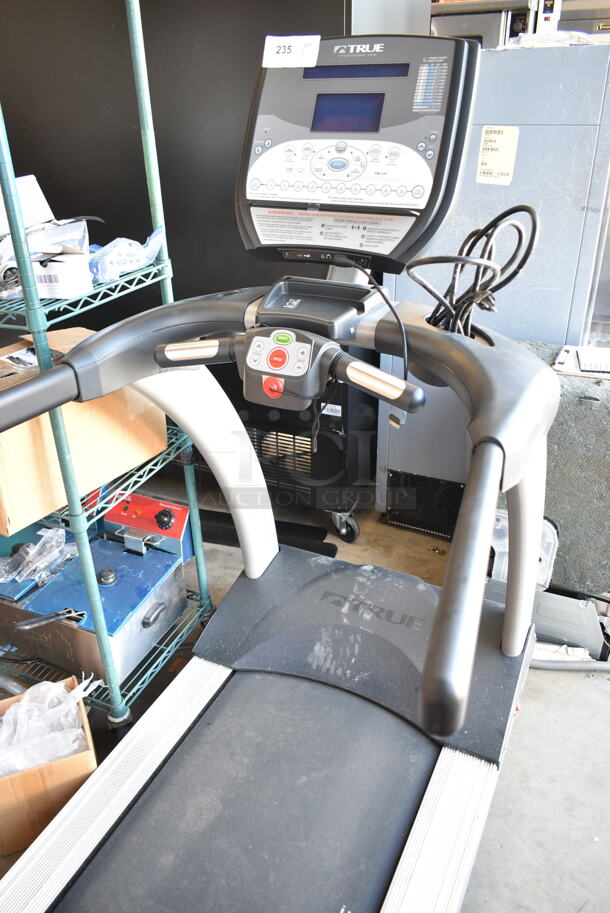 True TLC1100 Metal Floor Style Treadmill. 120 Volts, 1 Phase. Tested and Powers On But Parts Do Not Move - Image 2 of 8