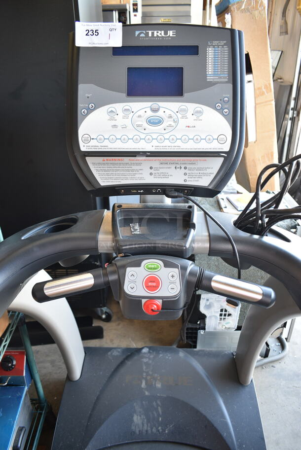 True TLC1100 Metal Floor Style Treadmill. 120 Volts, 1 Phase. Tested and Powers On But Parts Do Not Move - Image 3 of 8
