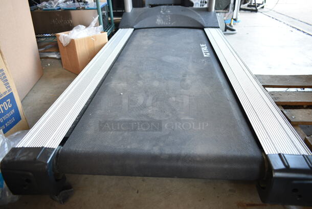 True TLC1100 Metal Floor Style Treadmill. 120 Volts, 1 Phase. Tested and Powers On But Parts Do Not Move - Image 4 of 8
