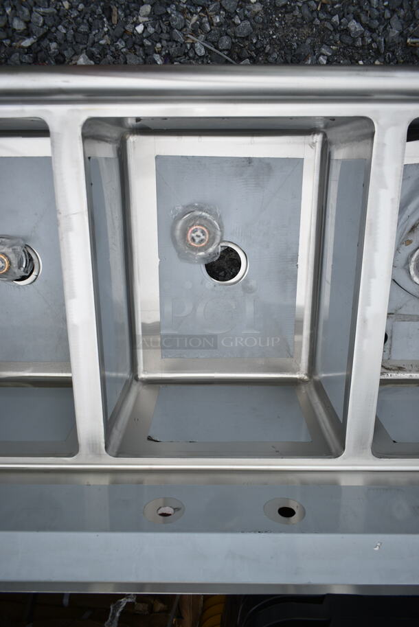 BRAND NEW SCRATCH AND DENT! Regency 600S31824224 Stainless Steel Commercial 3 Bay Sink w/ Dual Drain Boards. No Legs. Bays 18x23x14. Drain Boards 22.5x25.5 - Image 4 of 6