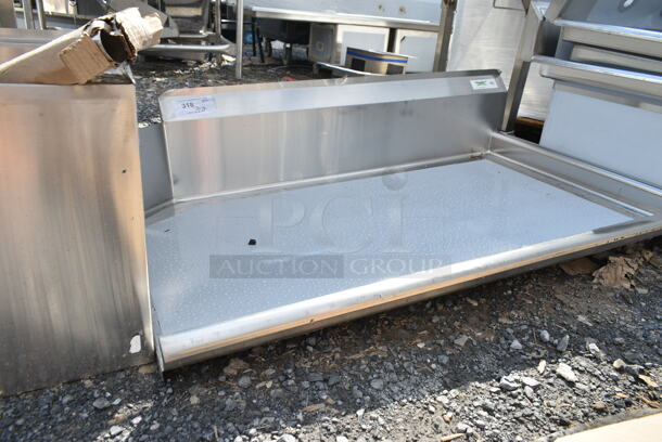 BRAND NEW SCRATCH AND DENT! Regency 600CDT48R 16 Gauge 4' Clean Dish Table - Right Drainboard - Image 3 of 4