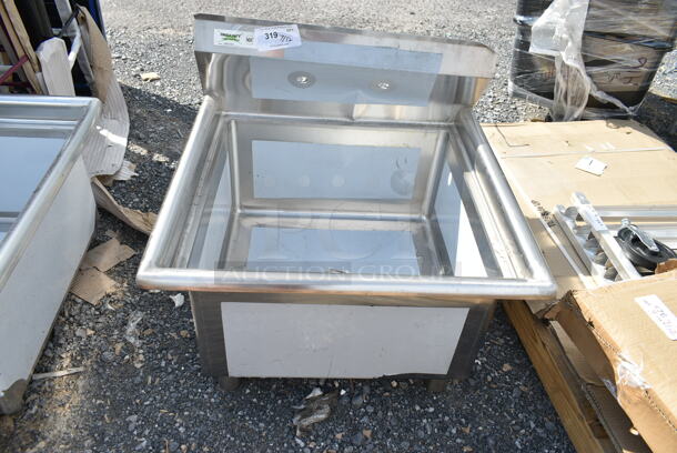 BRAND NEW SCRATCH AND DENT! Regency 600S12323 28" 16-Gauge Stainless Steel One Compartment Commercial Sink with Stainless Steel Legs, Cross Bracing, and without Drainboards - 23" x 23" x 12" Bow. No Legs.  - Image 2 of 6
