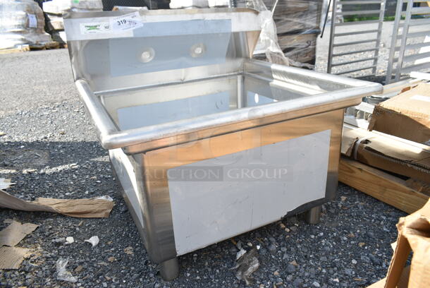 BRAND NEW SCRATCH AND DENT! Regency 600S12323 28" 16-Gauge Stainless Steel One Compartment Commercial Sink with Stainless Steel Legs, Cross Bracing, and without Drainboards - 23" x 23" x 12" Bow. No Legs.  - Image 3 of 6