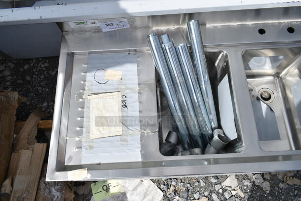 BRAND NEW SCRATCH AND DENT! Regency 600B32160213 Stainless Steel 3 Bowl Underbar Sink with Two Drainboards - 60" x 21" - Image 5 of 7
