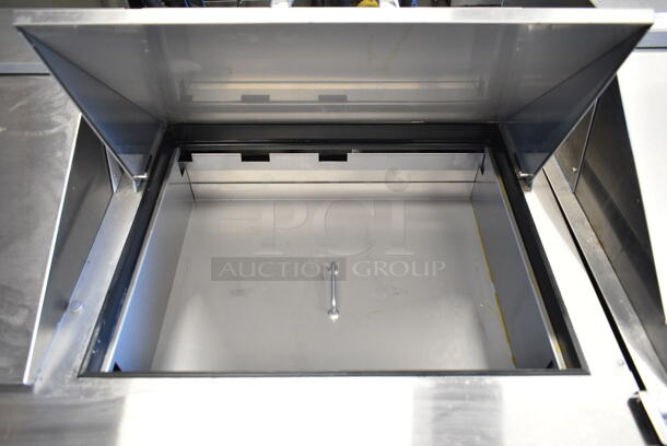 Hoshizaki SR72A-30M Stainless Steel Commercial Sandwich Salad Prep Table Bain Marie Mega Top on Commercial Casters. 115 Volts, 1 Phase. Tested and Working! - Image 3 of 8