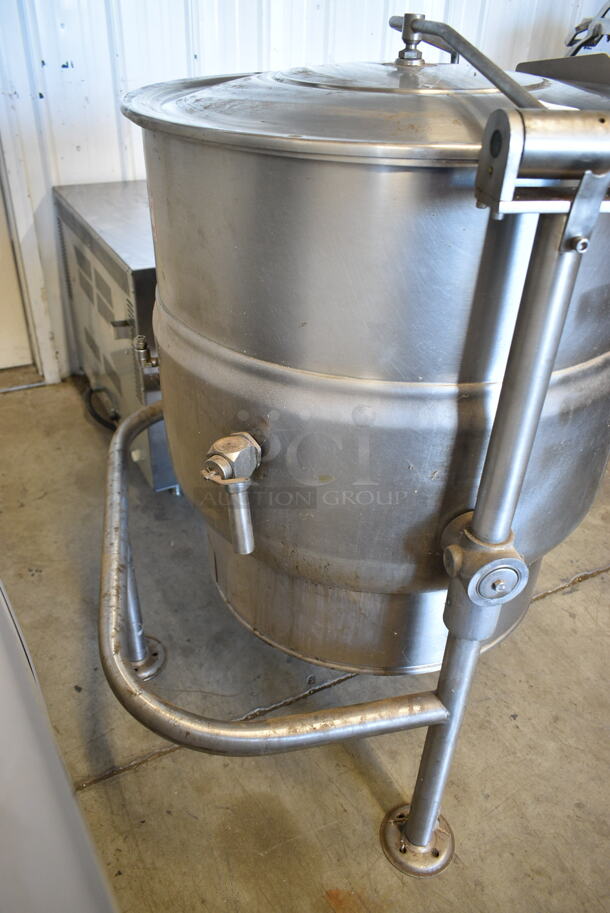Vulcan VELT40 Stainless Steel Commercial Floor Style Electric Powered 40 Gallon Steam Kettle. 208-240 Volts. - Image 4 of 6