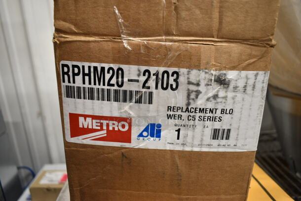 BRAND NEW SCRATCH AND DENT! Metro RPHM20-2103 Blower Assy 120v - Image 3 of 3