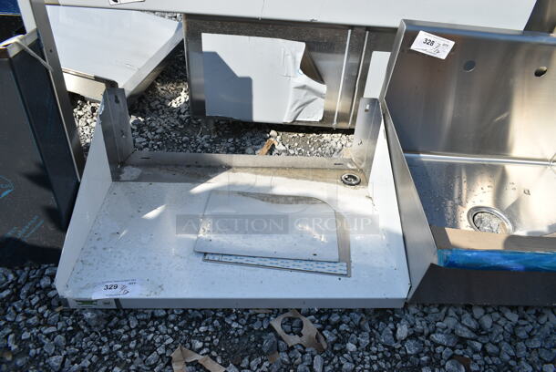 BRAND NEW SCRATCH AND DENT! Regency 600MS2030 20" x 30" Stainless Steel Microwave Shelf - Image 2 of 4