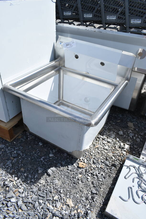 BRAND NEW SCRATCH AND DENT! Steelton 522CS11818N 23 1/2" 18-Gauge Stainless Steel One Compartment Commercial Sink without Drainboard - 18" x 18" x 12" Bowl - Image 3 of 5