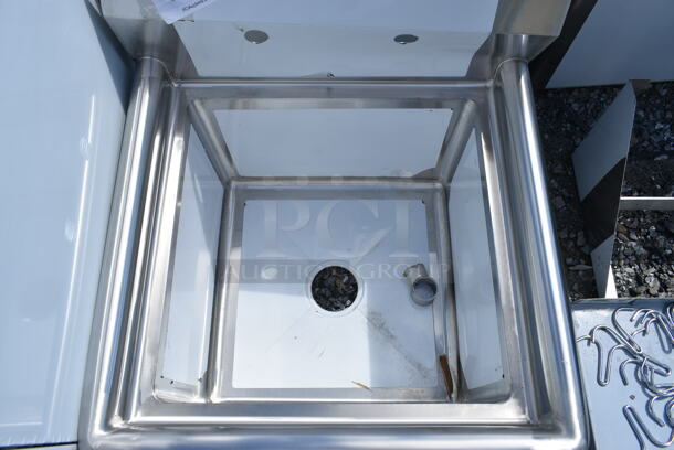 BRAND NEW SCRATCH AND DENT! Steelton 522CS11818N 23 1/2" 18-Gauge Stainless Steel One Compartment Commercial Sink without Drainboard - 18" x 18" x 12" Bowl - Image 4 of 5