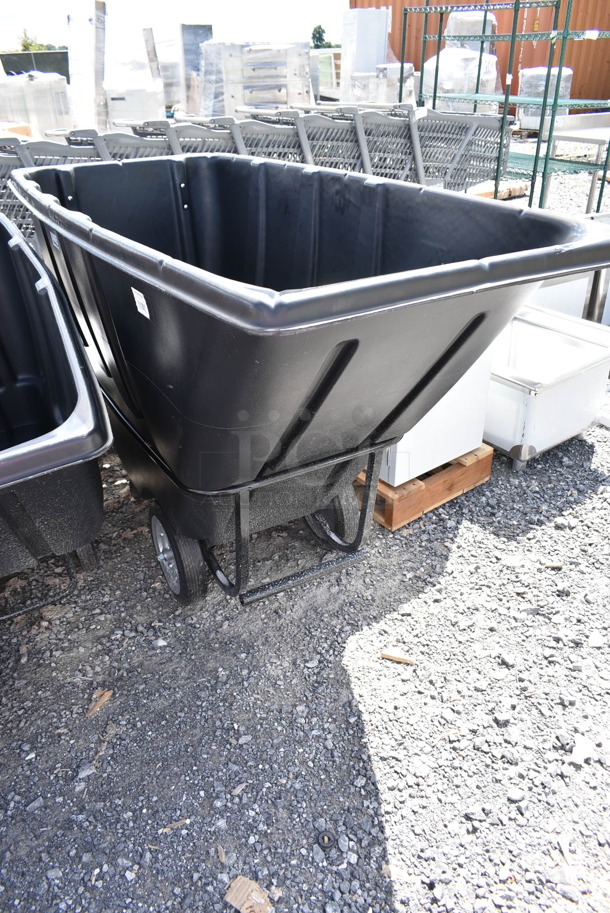 BRAND NEW SCRATCH AND DENT! Lavex 475AG103TBBK Black 1 Cubic Yard Black Standard-Duty Tilt Truck / Trash Cart (1250 lb. Capacity) - Image 2 of 5
