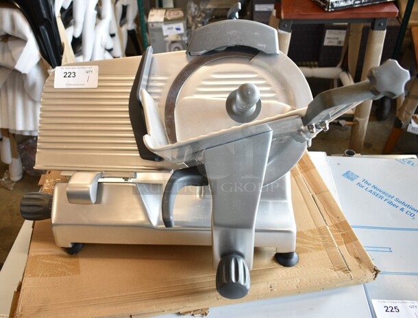 BRAND NEW SCRATCH AND DENT! 2023 Hobart Centerline EDGE12-11 Stainless Steel Commercial Meat Slicer w/ Blade Sharpener. 115 Volts, 1 Phase. Tested and Working! - Image 2 of 7