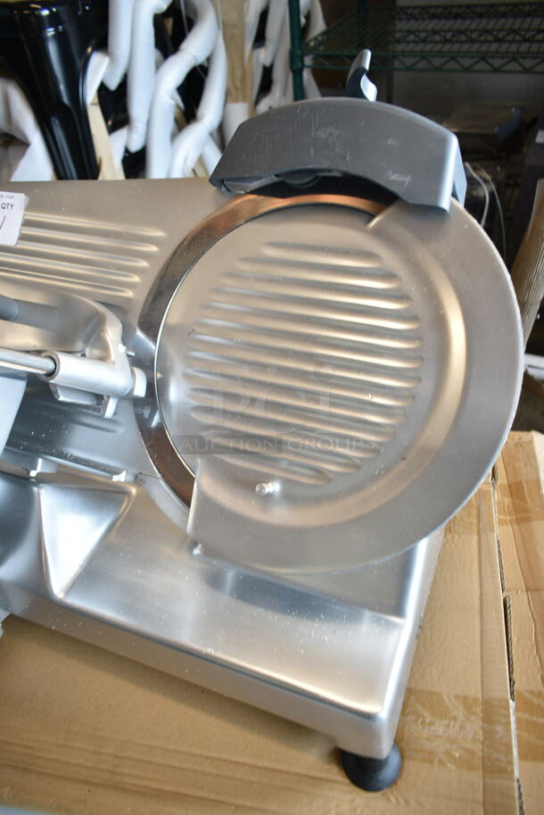 BRAND NEW SCRATCH AND DENT! 2023 Hobart Centerline EDGE12-11 Stainless Steel Commercial Meat Slicer w/ Blade Sharpener. 115 Volts, 1 Phase. Tested and Working! - Image 3 of 7