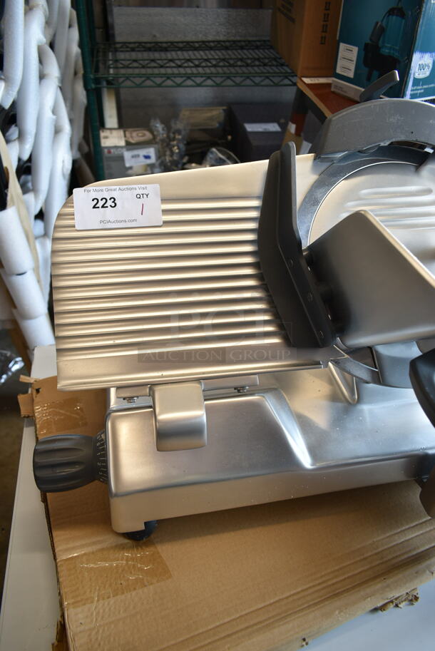 BRAND NEW SCRATCH AND DENT! 2023 Hobart Centerline EDGE12-11 Stainless Steel Commercial Meat Slicer w/ Blade Sharpener. 115 Volts, 1 Phase. Tested and Working! - Image 4 of 7