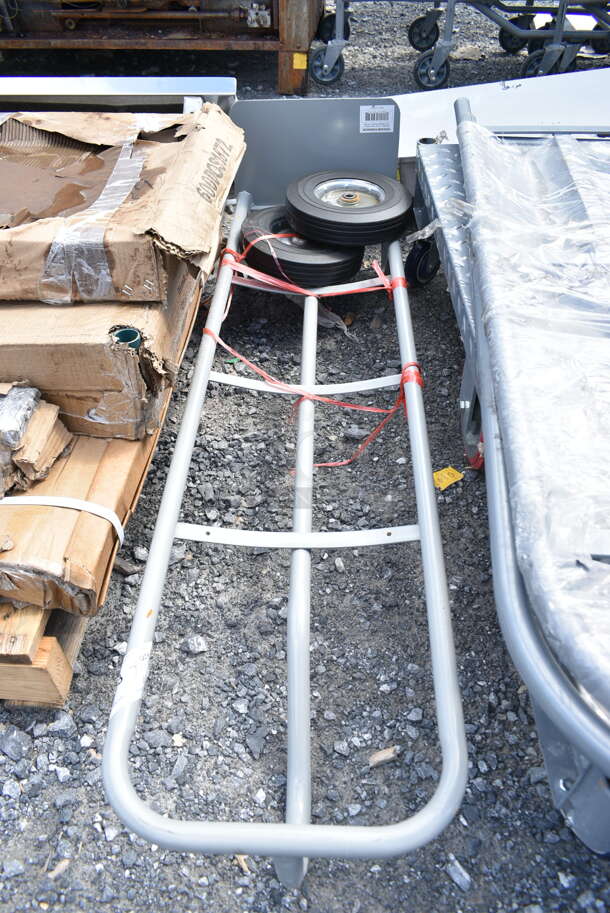 BRAND NEW SCRATCH AND DENT! Lavex 503HDTH600GR 600 lb. Gray Hand Truck With 10" Solid Rubber Wheels - Image 2 of 4