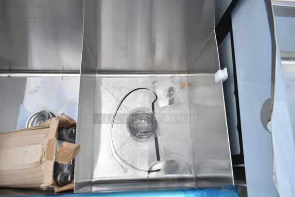 BRAND NEW SCRATCH AND DENT! Regency 600S31618SB 48" 16-Gauge Stainless Steel Three Compartment Commercial Utility Sink - 16" x 18" x 14" Bowl. - Image 4 of 9