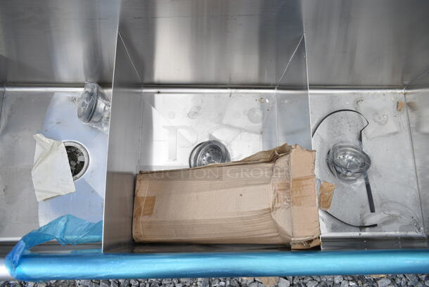 BRAND NEW SCRATCH AND DENT! Regency 600S31618SB 48" 16-Gauge Stainless Steel Three Compartment Commercial Utility Sink - 16" x 18" x 14" Bowl. - Image 5 of 9