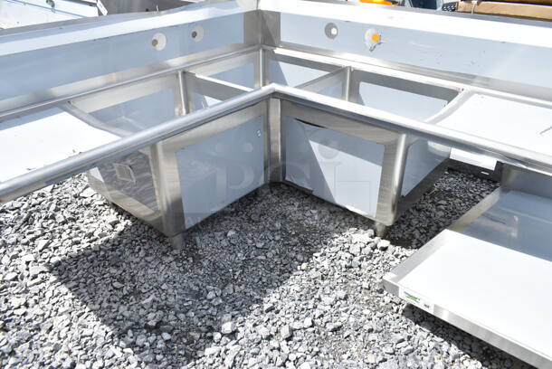 BRAND NEW SCRATCH AND DENT! Regency 600S32020C Stainless Steel 3 Bay L Shaped Sink w/ Dual Drain Boards. Bays 20x20x12. No Legs.  - Image 3 of 7