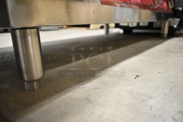 BRAND NEW SCRATCH AND DENT! Avantco 177EG36N Stainless Steel Commercial Countertop Electric Powered Flat Top Griddle. 208/240 Volts, 1 Phase.  - Image 3 of 5
